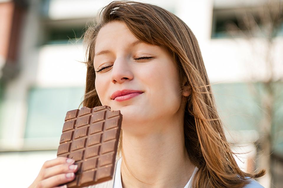 Описание: Шоколад буквально напичкан хорошими антиоксидантами, предохраняющими от неблагоприятных изменений в наших клетках